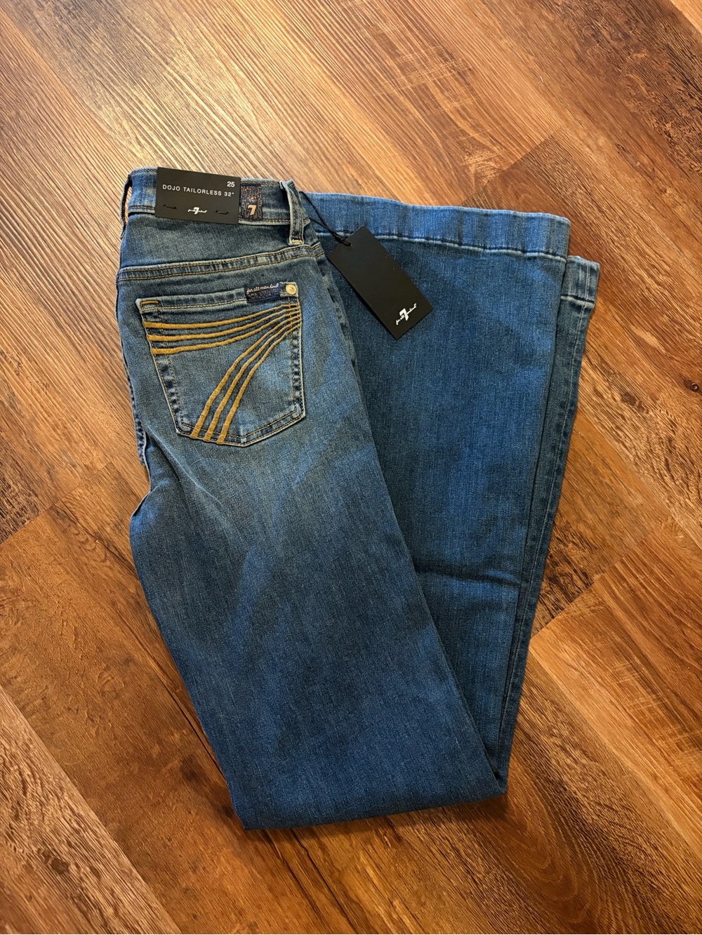 7 For All Mankind Dojo Jeans Size 25 NWT